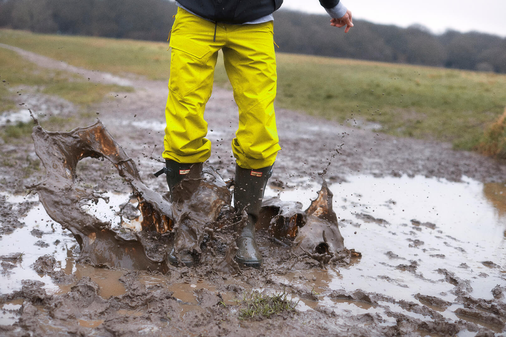 how to clean wellies